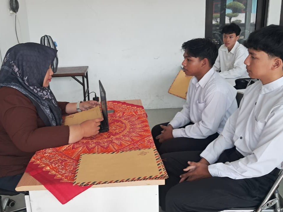 SMKS PGRI Singosari Jalin Kemitraan Strategis dengan PT Pesta Pora Abadi, Gelar Rekrutmen Terbuka!